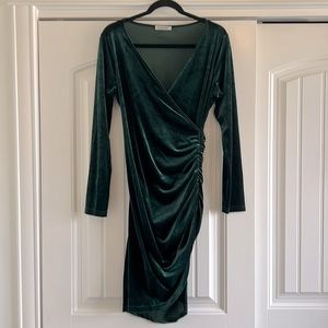 Velvet long sleeve, deep V side rushed emerald green dress - L